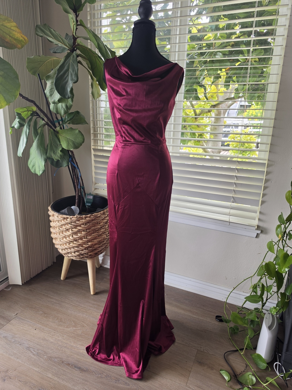 Elegant Burgundy  Evening Gown for Women